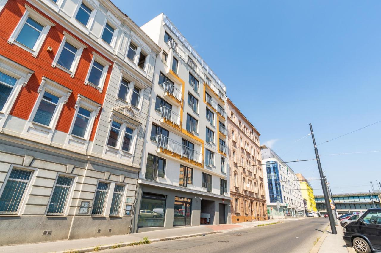 Brand New Two Room Apartment #26 With Free Secure Parking Close To Center - Prague — Photos 1