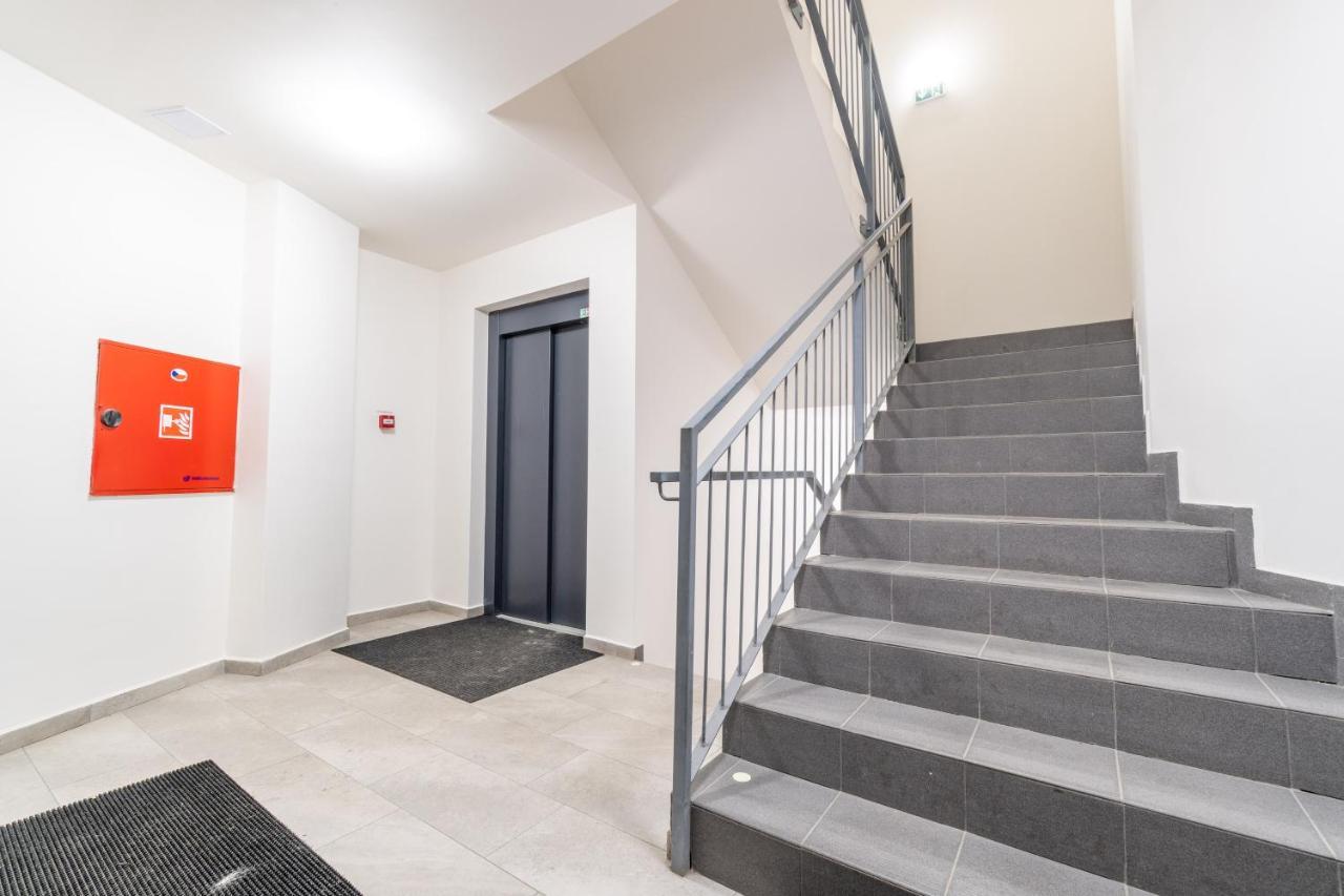 Brand New Two Room Apartment #26 With Free Secure Parking Close To Center - Prague — Photos 3